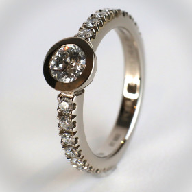         Weißgold, Ringe, Jochen Pohl JOCHEN POHL Ring 750/-WG Diamanten im Brillantschliff 0,43 ct + 0,44 ct G IF RW 54,5 # T602