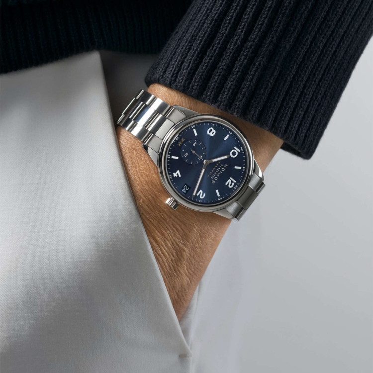 NOMOS Glashütte Club Sport neomatik 42 Datum blau - Bild 6 