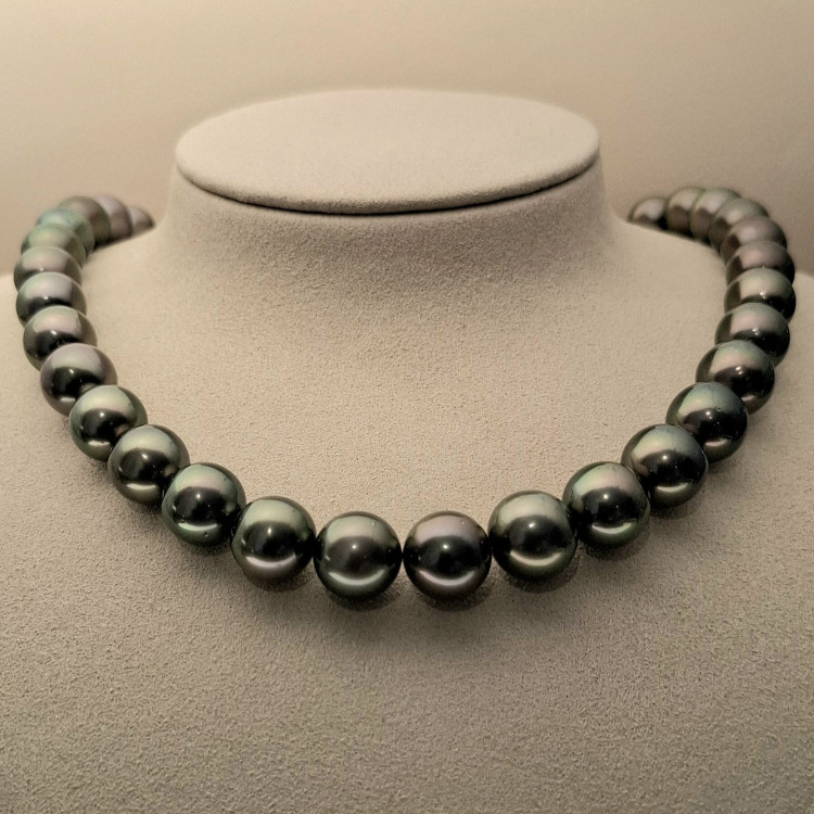 Halsschmuck,  Catherine Sauvage Tahiti-Zuchtperlkette 502-5639 rund peacock 39 Perlen, Länge ca.43 cm 
