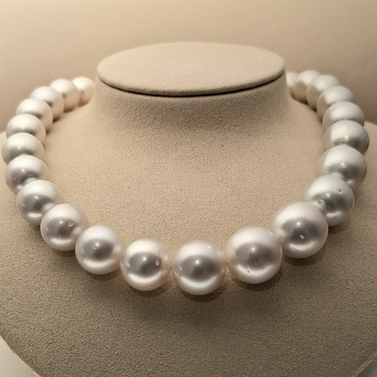 Halsschmuck,  Catherine Sauvage Südsee-Zuchtperlkette 501-8991 rund weiß 29 Perlen, Länge ca.42,5 cm 