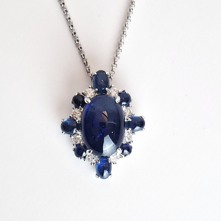 Halsschmuck,  Catherine Sauvage Anhänger mit Kette 619-0373 "Turtle" 750/-WG mit Saphiren und 8 Diamanten G/VS Kettenlänge ca. 45 cm 