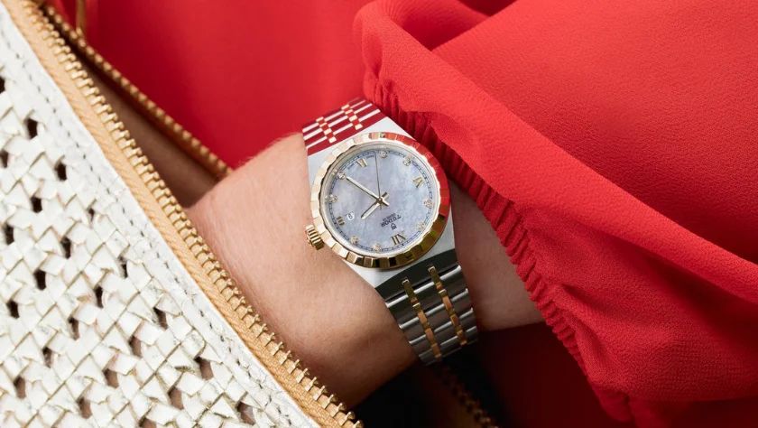 Omega-Speedmaster-Dark-Side-of-the-Moon-Apollo-8-Moonwatch-header (1) Omega-Speedmaster-Dark-Side-of-the-Moon-Apollo-8-Moonwatch-header (1)